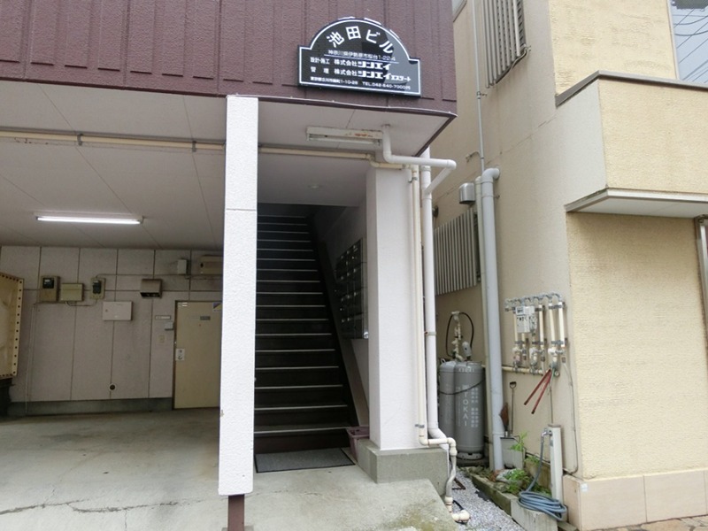 池田ビル エントランス