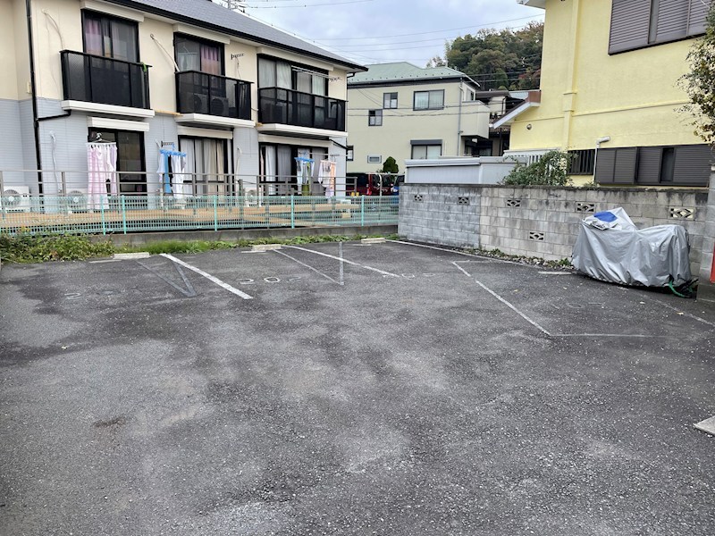 マーガレット本郷台 駐車場