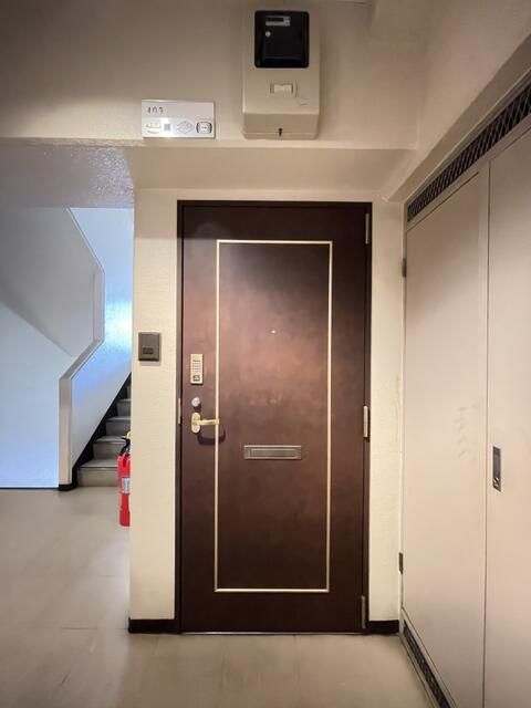 旭町武井ビル エントランス