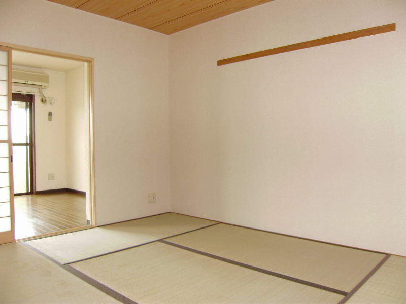 エスポワール1  和室も明るいです。別部屋参考写真。