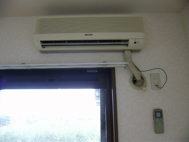 エスポワール1  エアコン。別部屋参考写真。