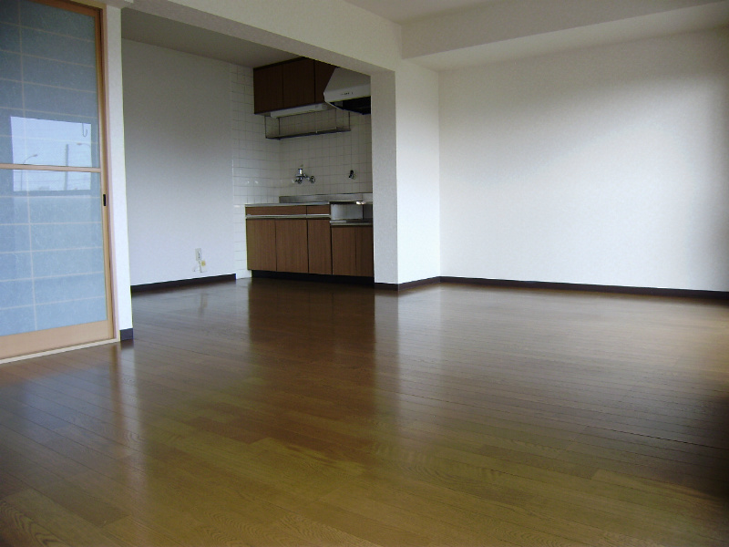 エスポワール1  明るいリビング。別部屋参考写真。