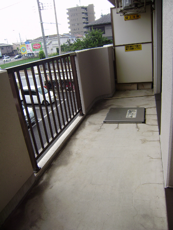 エスポワール1  バルコニーも広く使えます。別部屋参考写真。