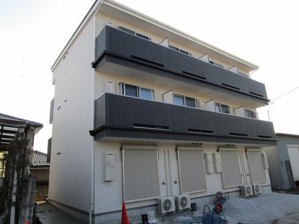 アプローズ愛川桜台 外観