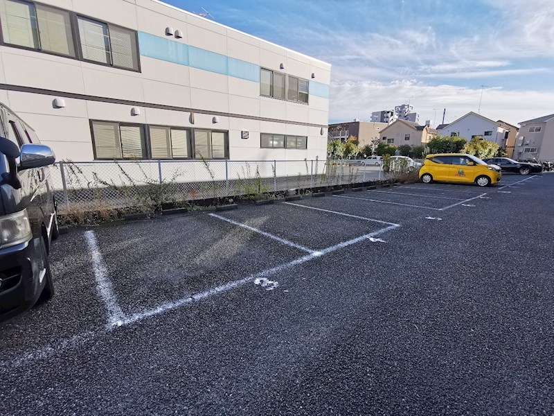 エリール厚木 駐車場