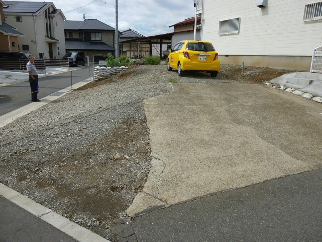 エンゼルハイム沼目 駐車場