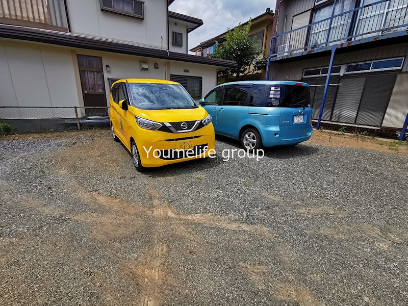 妻田荘 駐車場