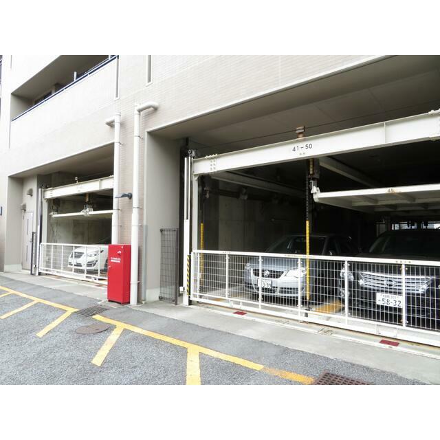 エクセル本厚木 屋内駐車場