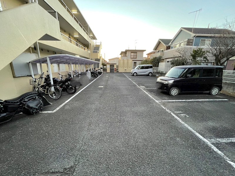 ウィンビュ湘南 駐車場