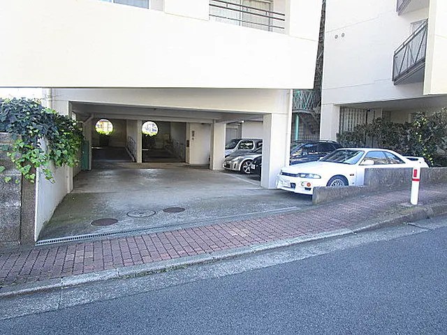 アイビーパティオ 駐車場