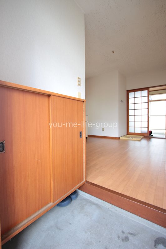 新田ハイツ 玄関