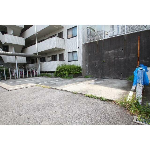 ダイアパレス湘南ヒルズ二宮 駐車場 ※満車
