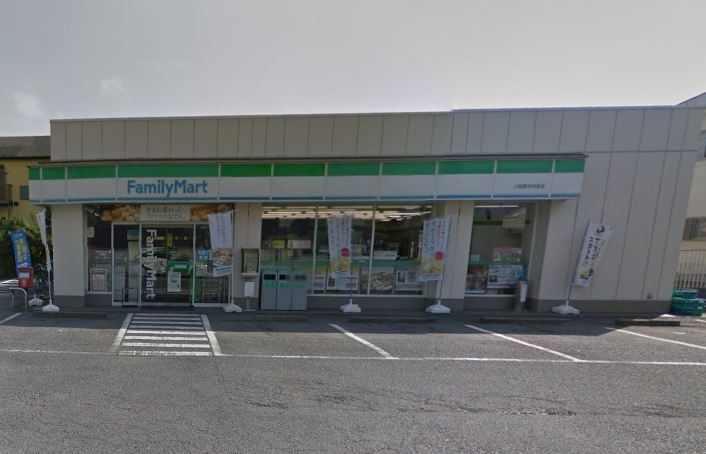 シャトーレ中里 ﾌｧﾐﾘｰﾏｰﾄ 小田原中村原店