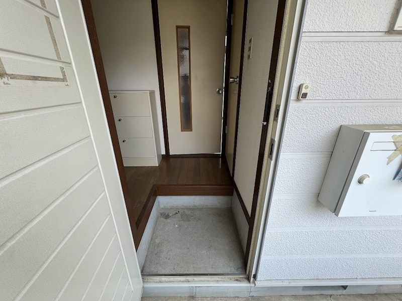 神奈川県秦野市鶴巻南３丁目 玄関