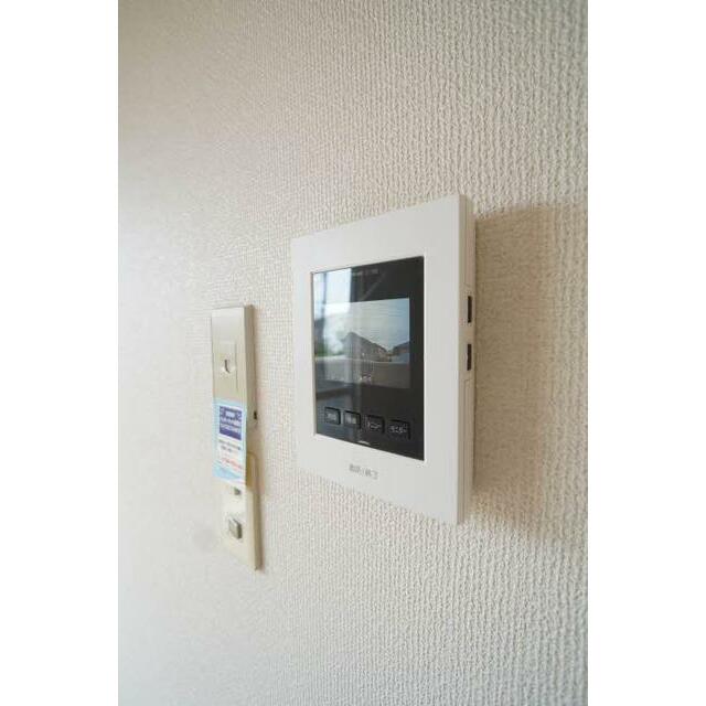 コーポプリメーラ 【TVインターフォン】来訪者の顔を確認出来る録画機能付きインターフォン。