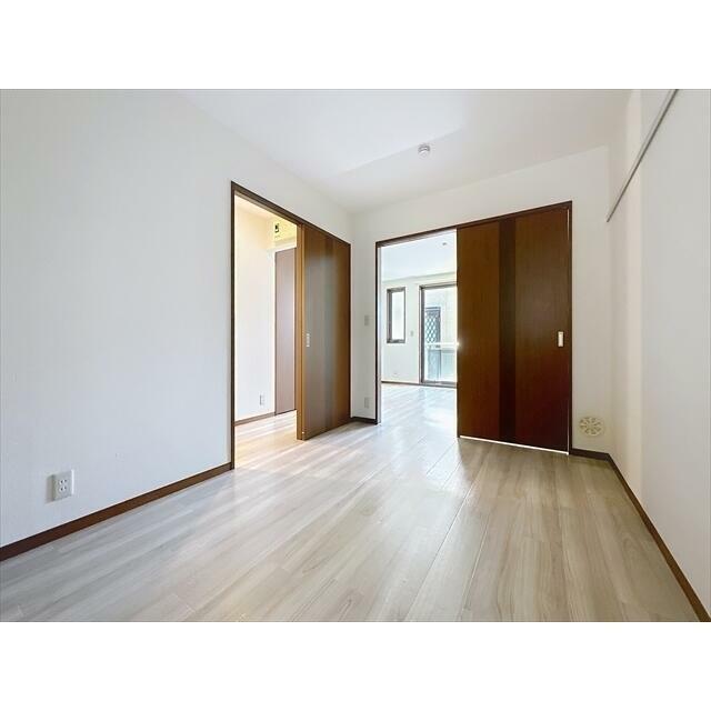 フローラルＫ LDKの横の居室は寝室に