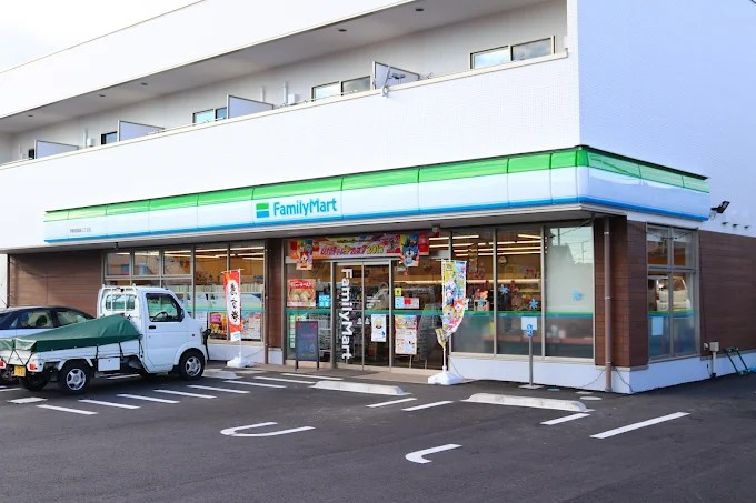 エルアージュ ﾌｧﾐﾘｰﾏｰﾄ 伊勢原高森三丁目店