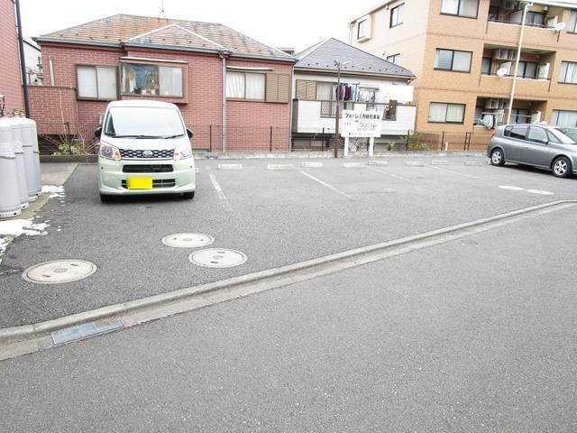 フォーレⅡ 駐車場
