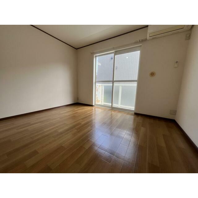 エステート湘南 南向き　採光の取れた明るい室内