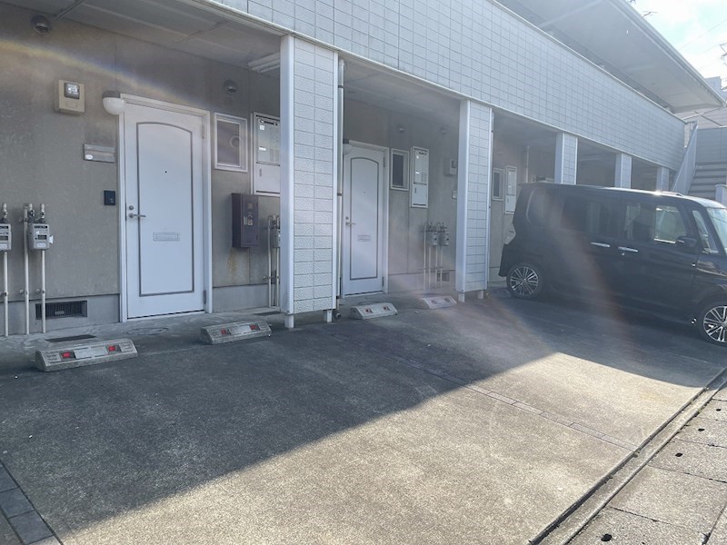 ハイツスバル 駐車場