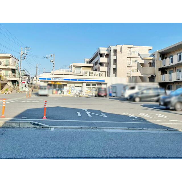 仲居ハイツⅢ ローソン伊志田高校前店