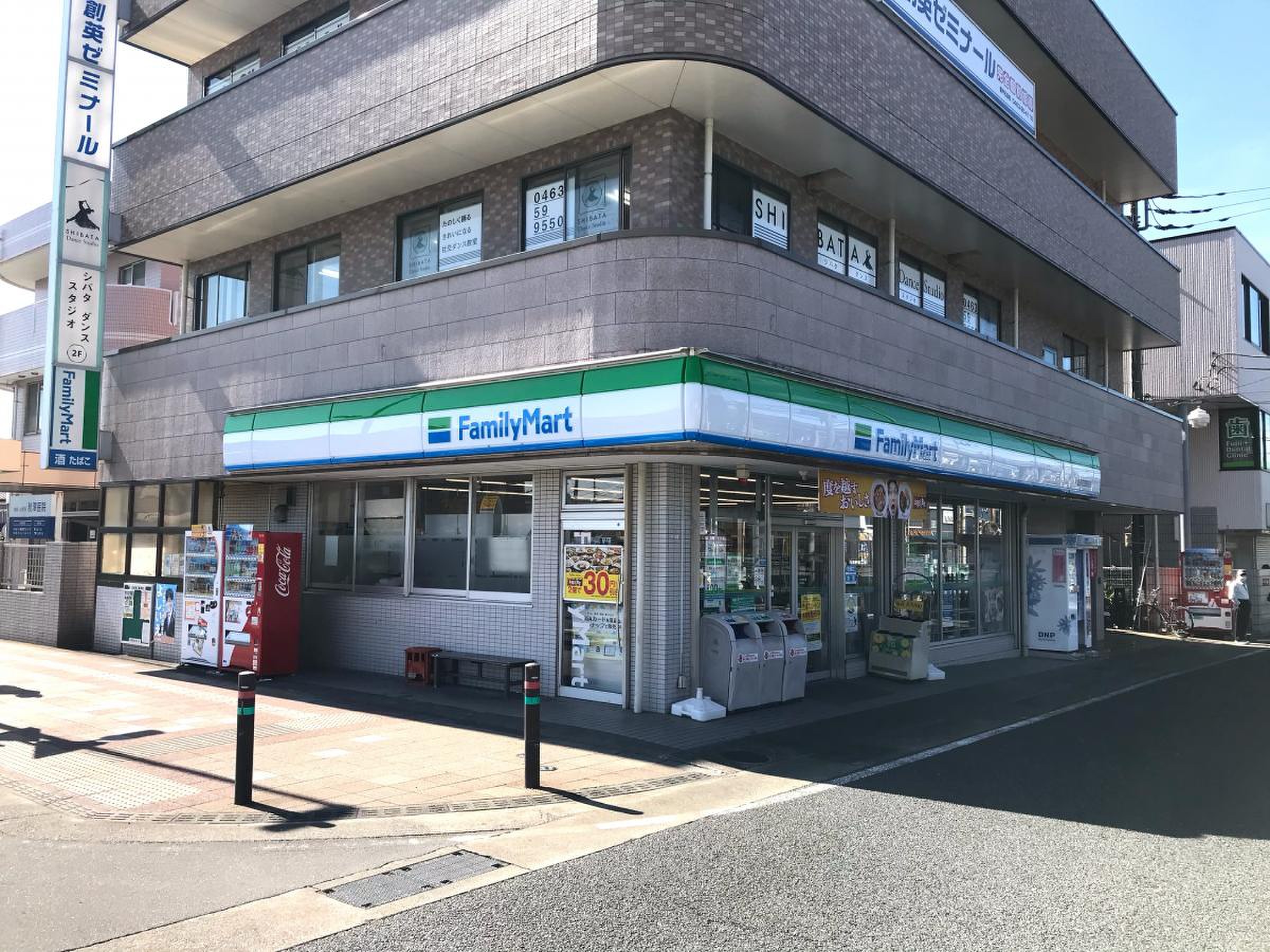 ホワイトレジデンスⅠ ﾌｧﾐﾘｰﾏｰﾄ 愛甲石田駅前店