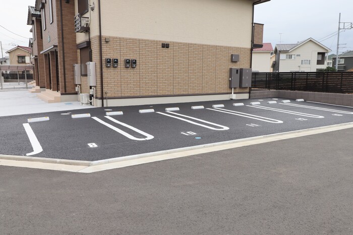 クレール湘南台V　B 駐車場